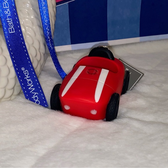 BATH AND BODY WORKS RED RACE CAR POCKETBAC SANITIZER HOLDER🚗🏎️ - Picture 4 of 4
